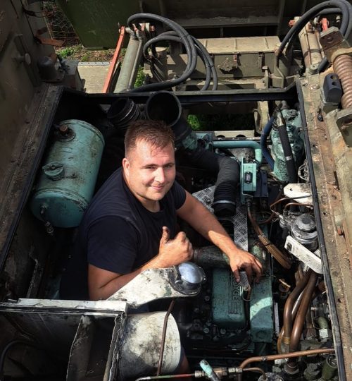 e6915dff-3683-46d9-b63b-ba76b596654b